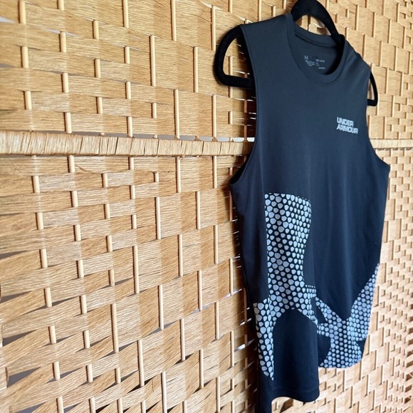 Under Armour Exploded Black Tank Boys / Youth Size Medium - Picture 6 of 7